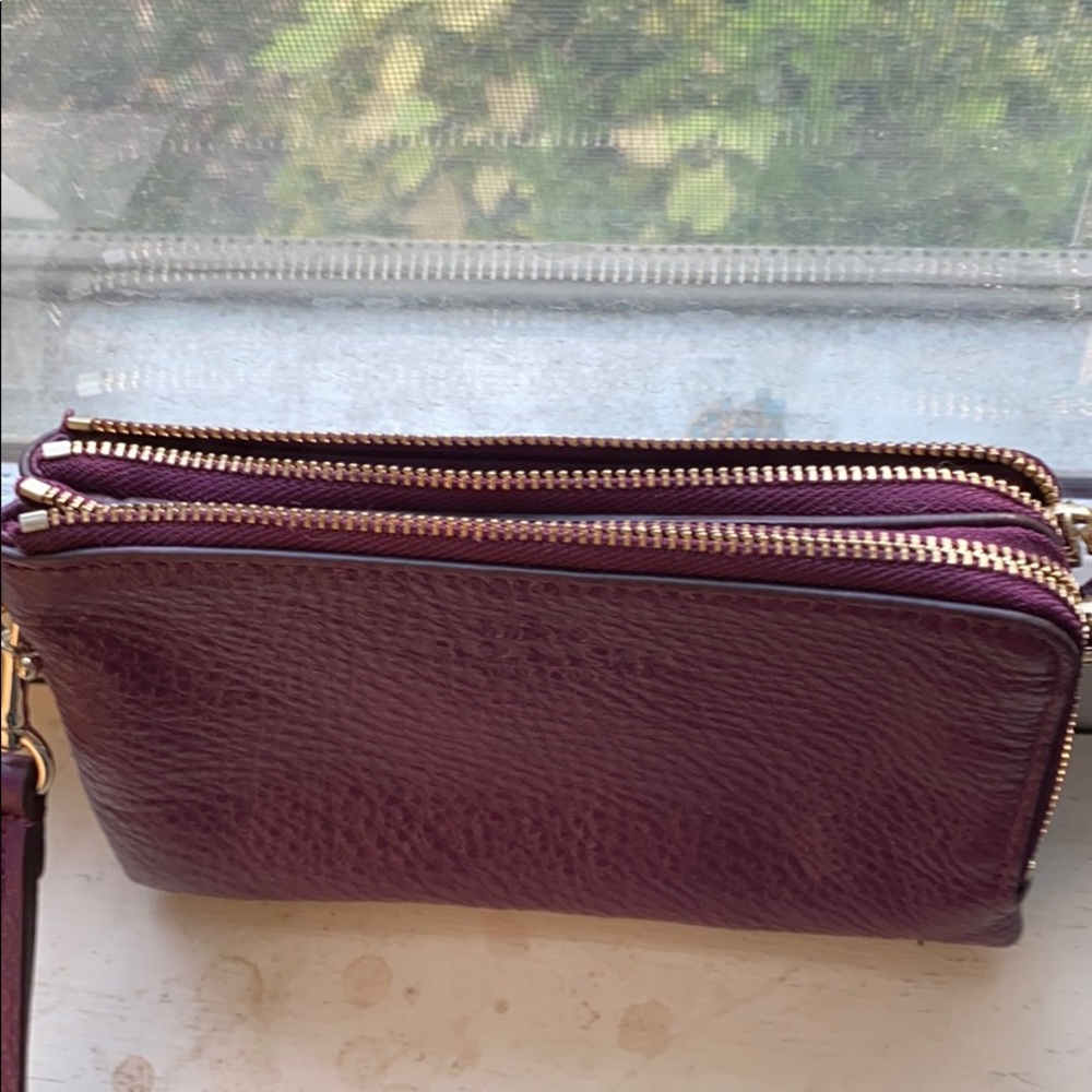 Coach wristlet double zip compartments - Picture 3 of 3